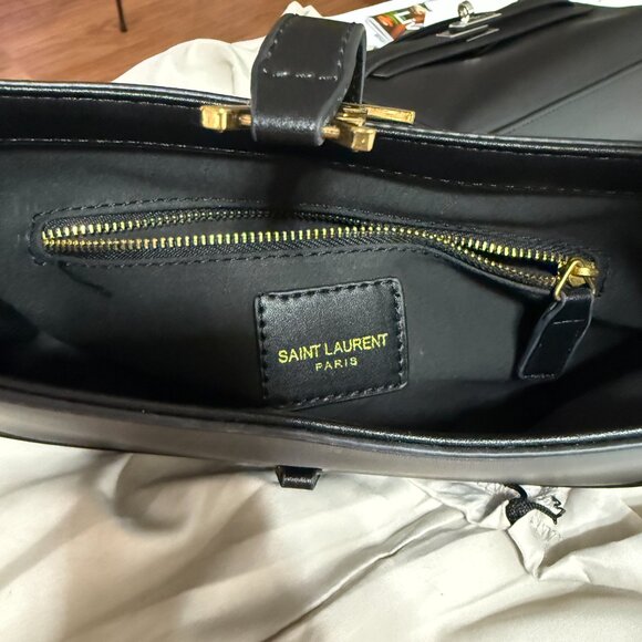 Black Shoulder Bag with Gold Hardware | Designer Inspired - Picture 3 of 16